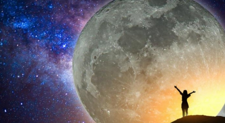 Mysterious Full Moon: Ancient Astrology and Zodiac Signs