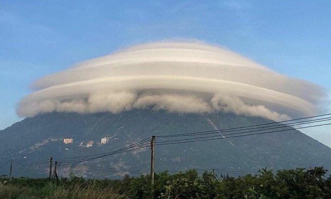 fact check flying saucers ufo appeared on the mountains in vietnam