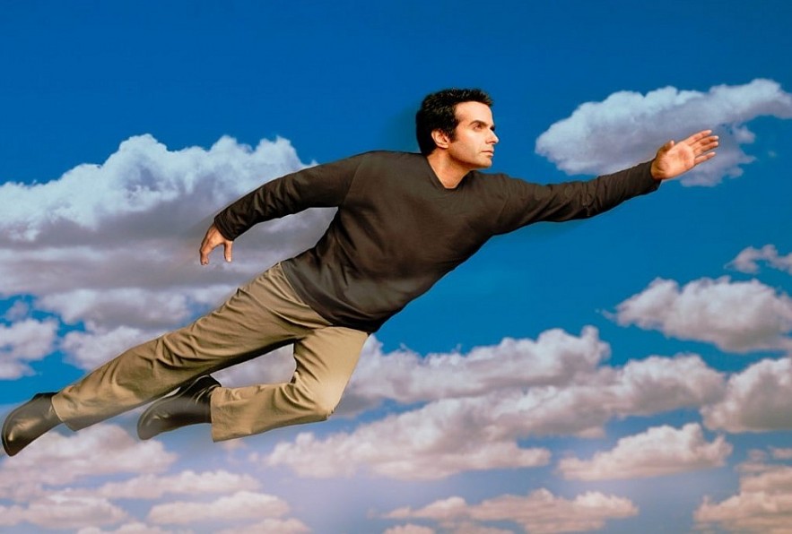 Magician David Copperfield has amazed millions with his hovering performance. So far, people have not found any loopholes in this performance of his. Source: mohsinism.