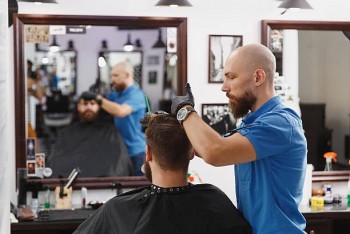 Most Auspicious Days for Haircuts in 12 Months of 2023 - According to Astrology