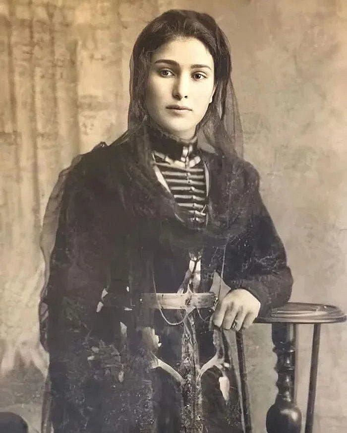 Circassian woman 1917. Photo aureus-press