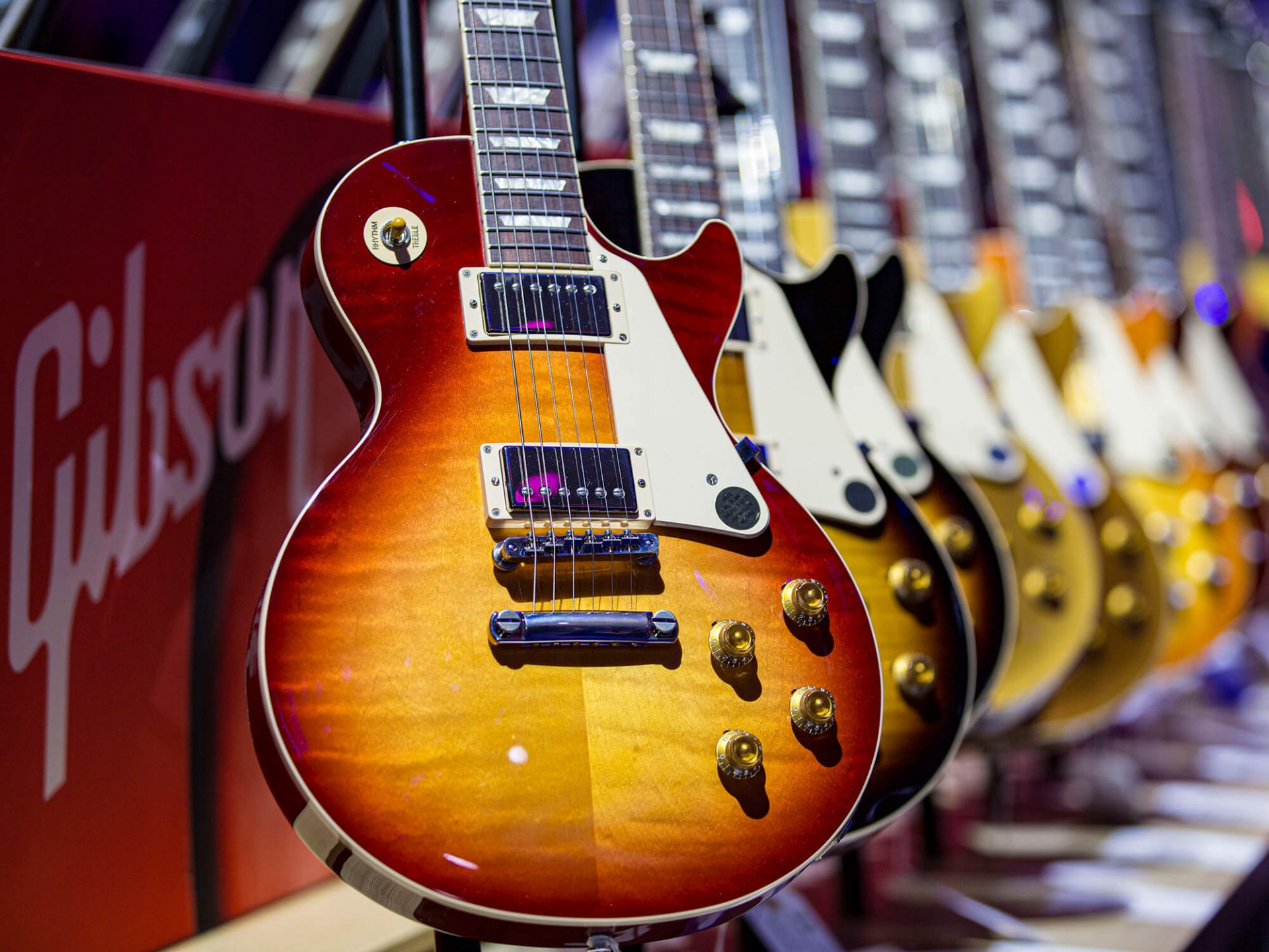 Top 10 Best and Famous Guitar Brands in The World