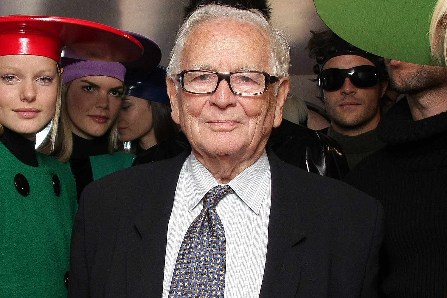 Top 12 Best & Famous Fashion Designers in the World