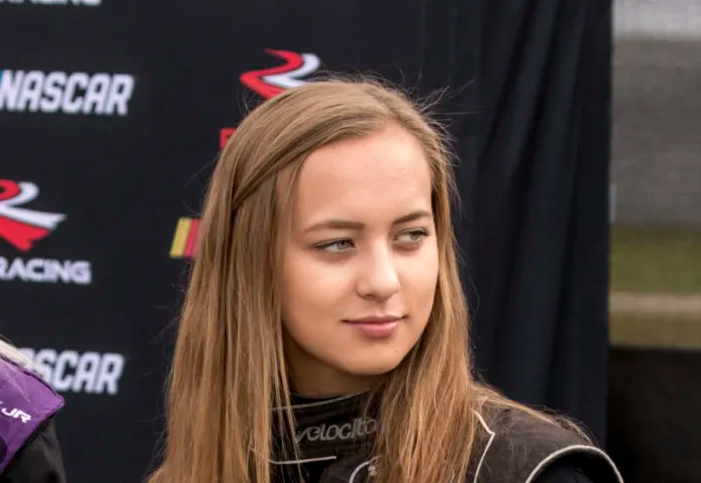 Top 10 des plus belles jeunes femmes pilotes de course de moins de 30 ans
