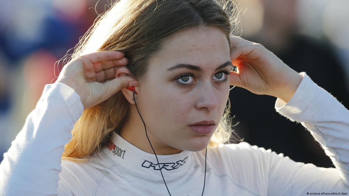 Top 10 des plus belles jeunes femmes pilotes de course de moins de 30 ans