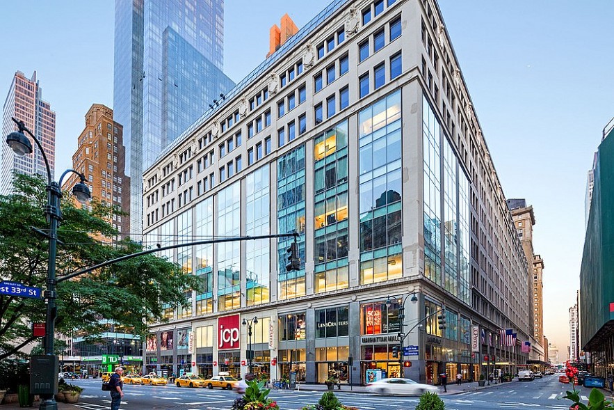 Top 10 Biggest Shopping Malls In New York For Visitors | KnowInsiders