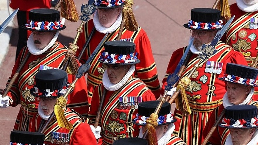 Top 10 Countries With The Most Beautiful Military Uniforms In The World