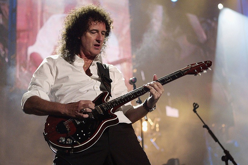 Top 15 Greatest and Famous Guitarists Of All Time