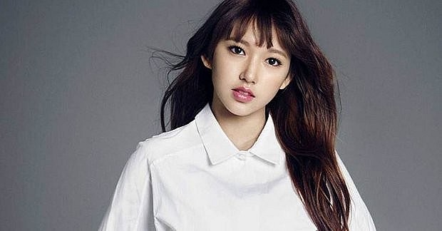 Top 10 Most Beautiful & Hottest Asian Women Under 30