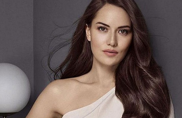 Top 10 Most Hottest Turkish Actresses Today