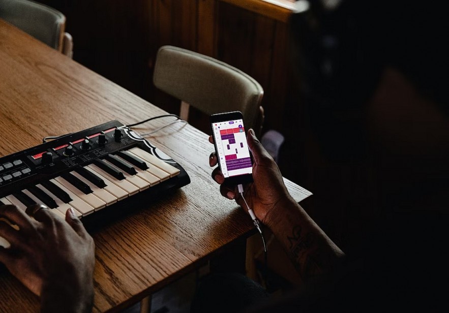 How to Make Music on Your Phone: 7 Apps for Students