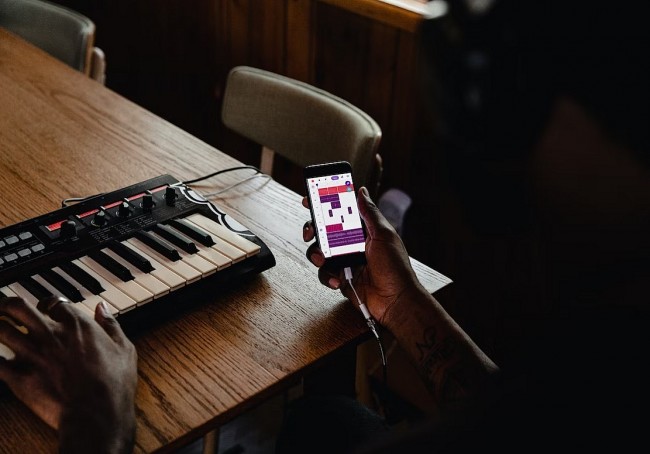 how to make music on your phone 7 apps for students