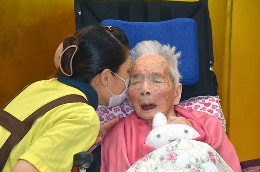 Top 10 Oldest Person Alive in the World Today (Updated)