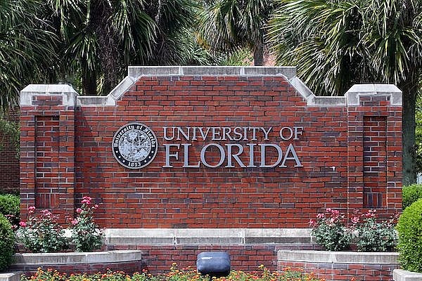 Top 10 U.S. Universities Where Students Graduate With Little or No Debt