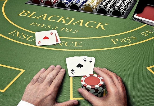 How to Win at Blackjack? Here is the Guide with the Best Strategies