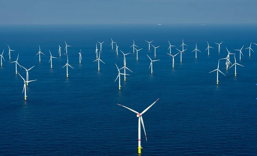 Top 5 Biggest & Majestic Offshore Wind Farms in the US