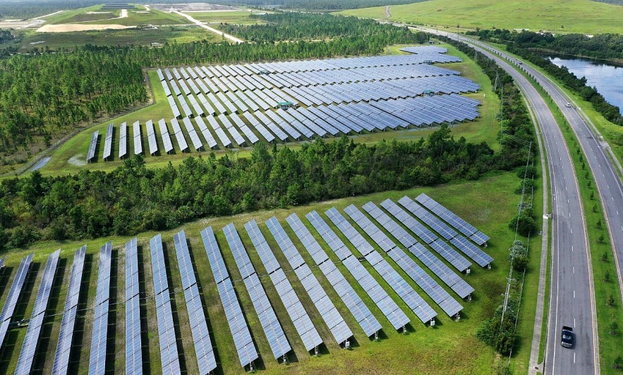 Top 10+ Biggest Solar Farms in the U.S