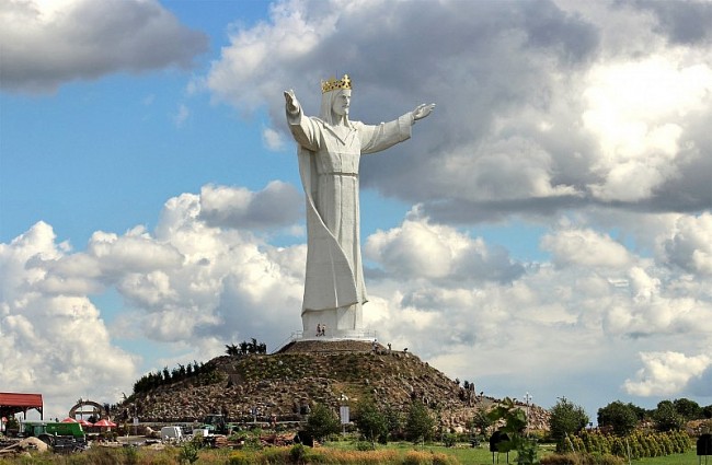 Top 8 Huge Jesus Statues In The World