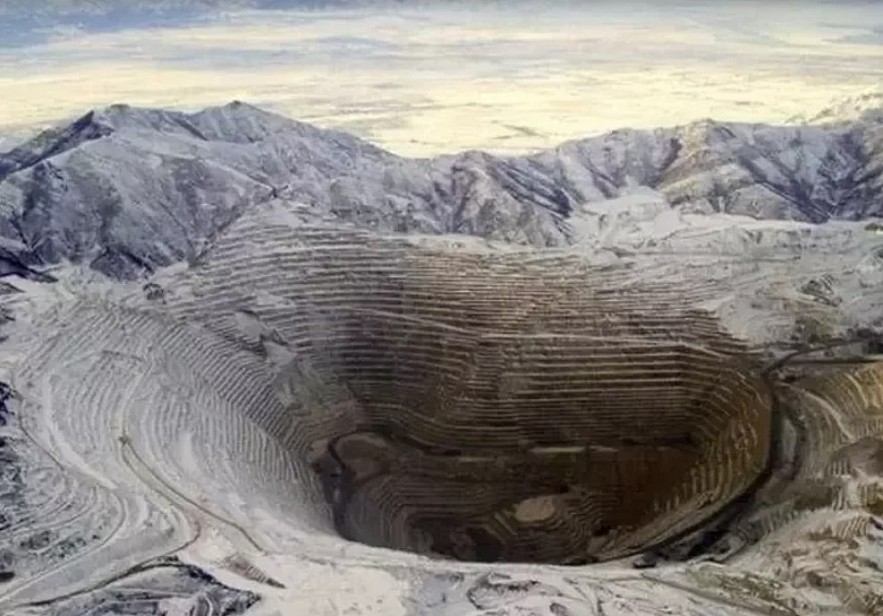 Top 10 Deepest Holes on the Planet by Natural Causes & Man-Made