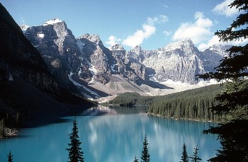 Top 10+ Most Stunning Lakes In Canada
