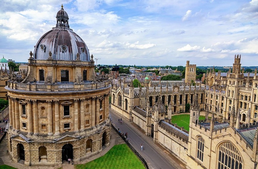 Top 10 Prestigious Universities in the UK 2025