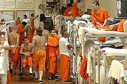 how many prisonersprisons are there in california what are the biggest prisons