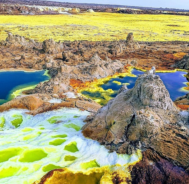 Top 10 Most Interesting Natural Wonders: Mysterious Hidden Places on the Planet