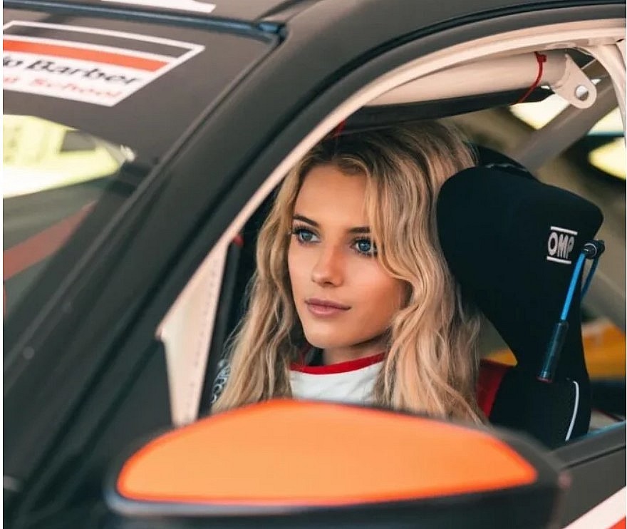 Who is Lindsay Brewer: Sexiest Female Racing Driver in the World