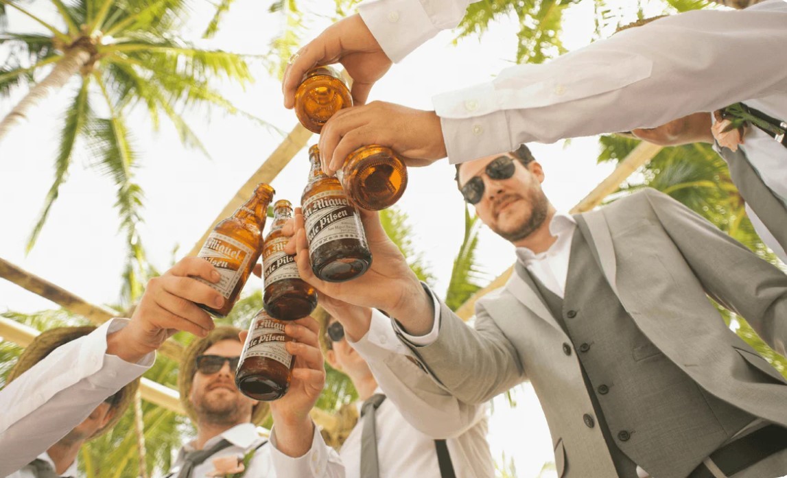 Toasting Drink Traditions Around the World: Origin, Unique Rituals