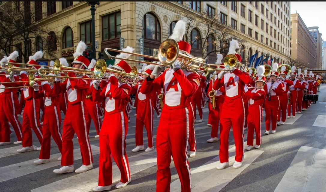 The parade takes over Chicago’s iconic State Street in the Loop from 8 – 11 a.m. on Thanksgiving morning.