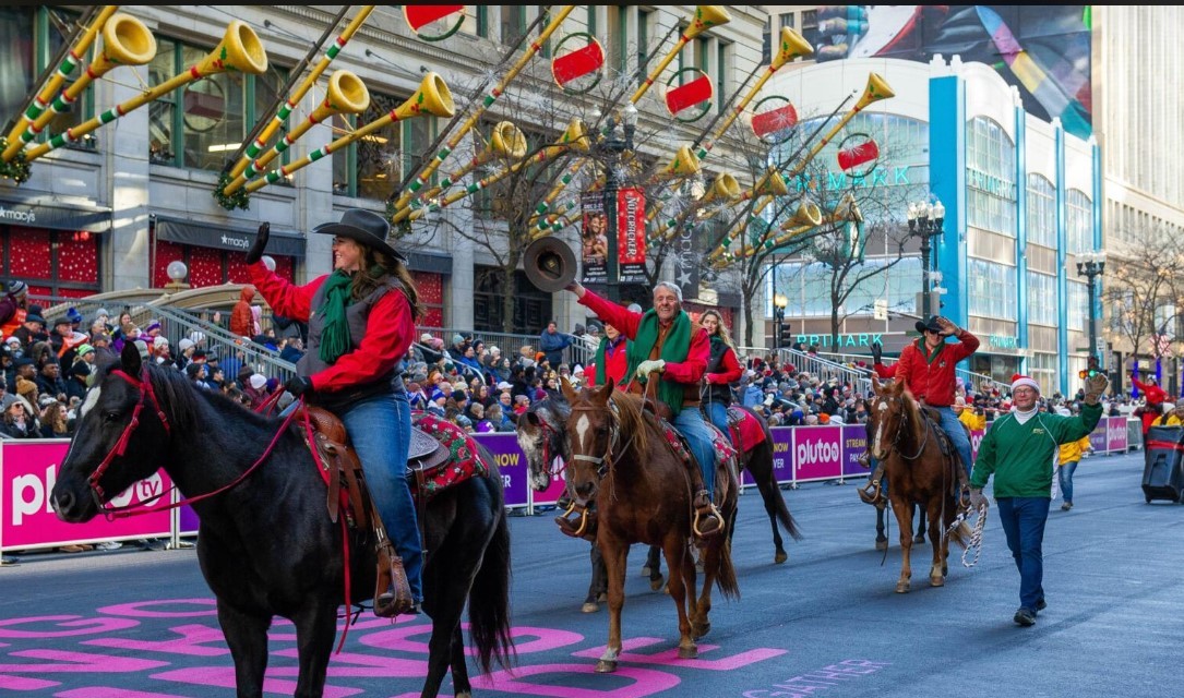 Thanksgiving 2024 in Chicago: Deep Dish, Parades, and Windy City Fun