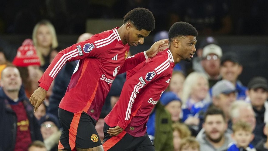 Manchester United had to settle for a 1-1 draw at lowly Ipswich Town in Portuguese coach Ruben Amorim's first match in charge as Marcus Rashford's early goal was cancelled out by a deflected strike from Omari Hutchinson in the Premier League on Sunday.