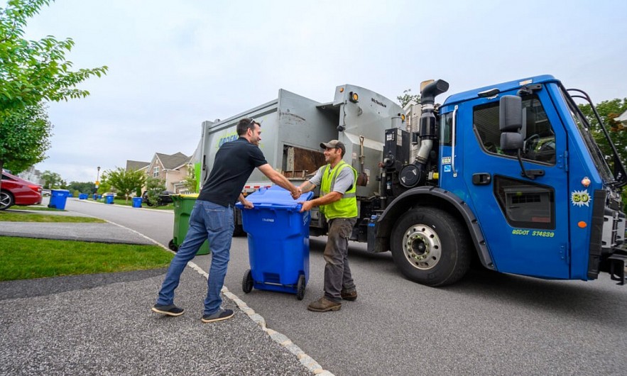 The Solid Waste Management Department will not conduct garbage or recycling services on Thanksgiving Day