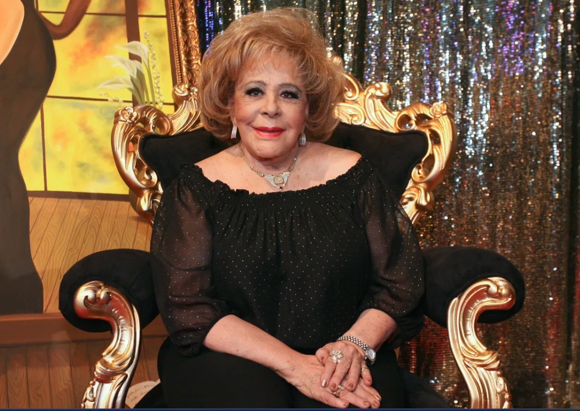 Who is Silvia Pinal (the iconic mexican actress): Career, Honors and Net Worth