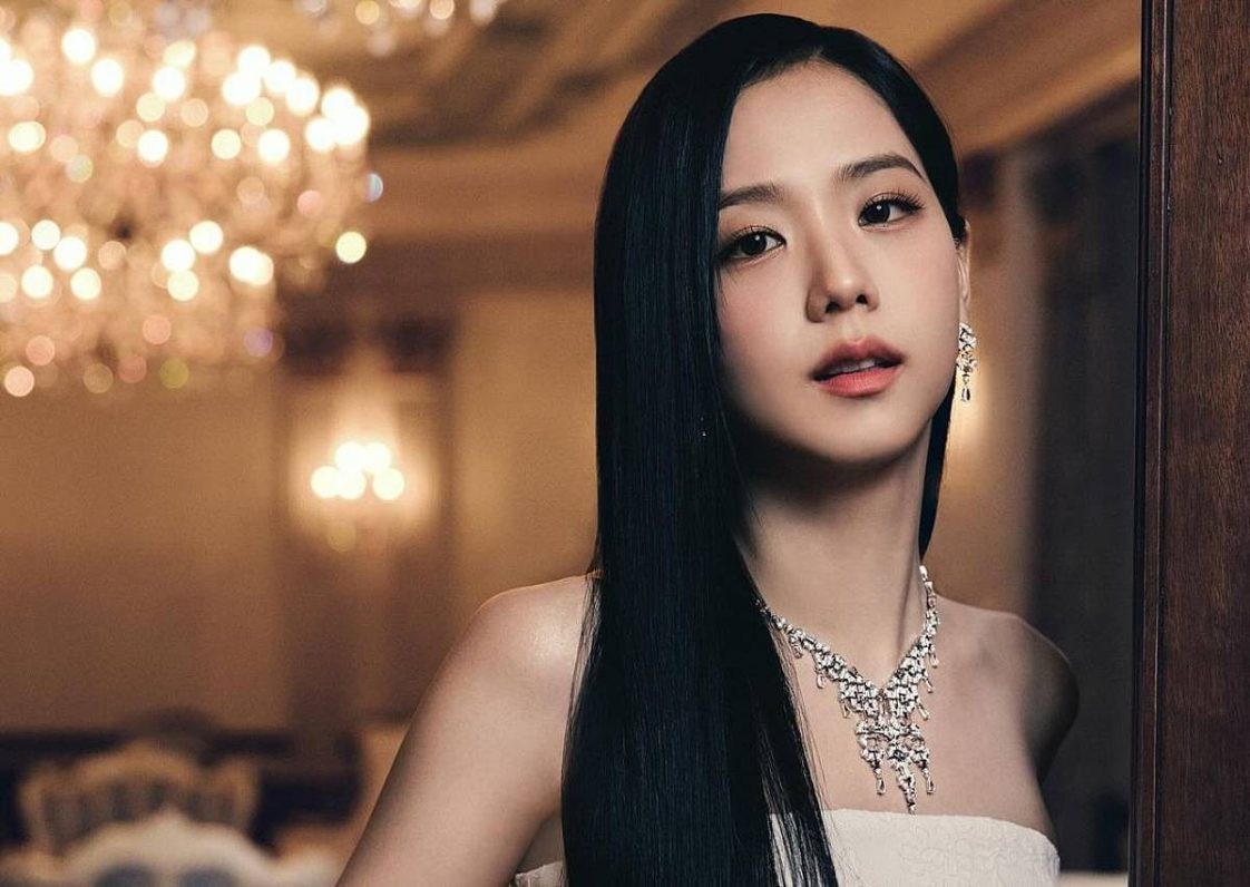 Jisoo of K-pop girl group Blackpink isn’t just one of the richest and most successful K-pop idols, she’s also one of the most gorgeous.