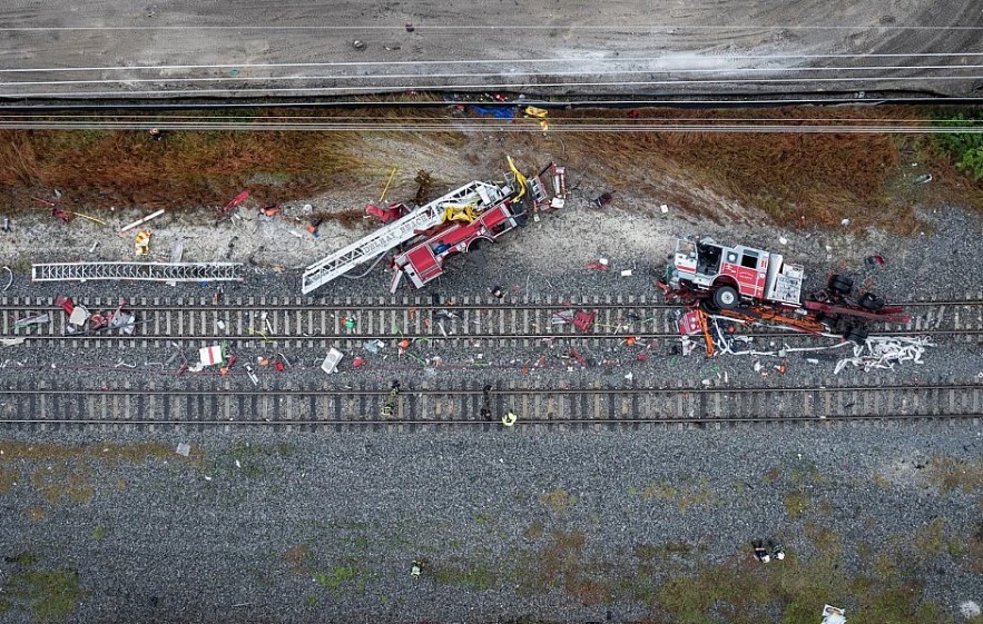 Train collides with fire truck in Florida