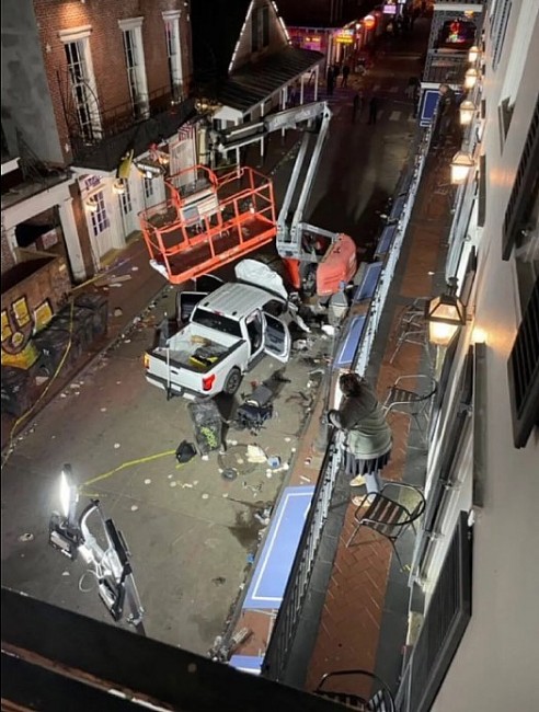 Video: The Terrifying Moment Terrorist Rammed Past Bourbon Street Barricade