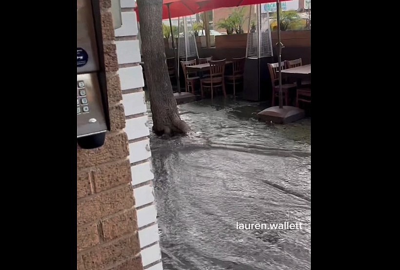 As the Pacific Palisades fire is DESTROYING Los Angeles, residents record water rushing down the stree