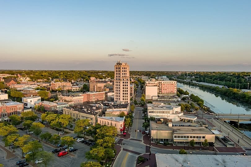 Top 10 Largest Cities in Illinois, Ranked by Population 2025