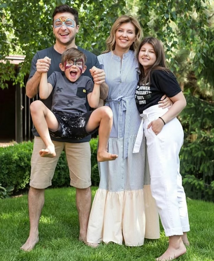 Old photo of the Zelenskyy family. Their son Kyrylo, and their daughter Oleksandra