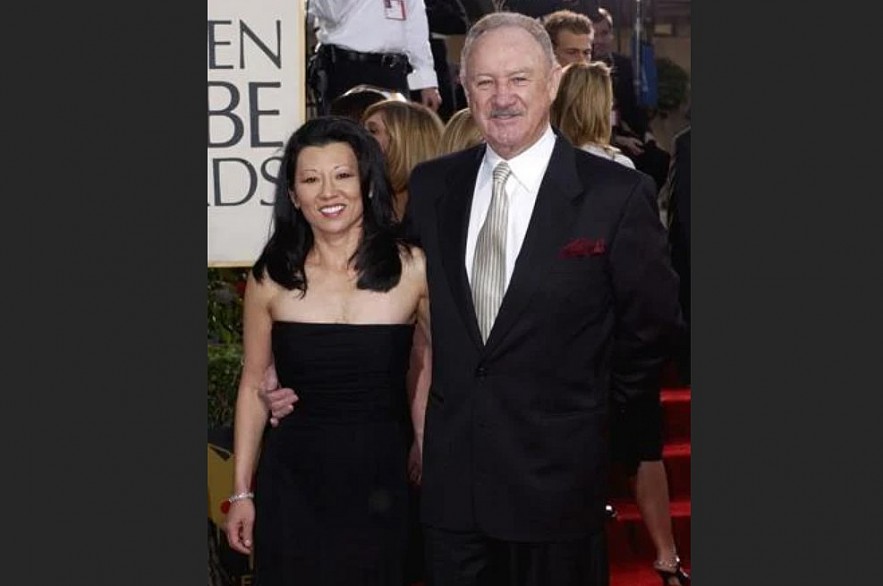 Actor Gene Hackman arrives with his wife, Betsy Arakawa, for the 60th Annual Golden Globe Awards in Beverly Hills