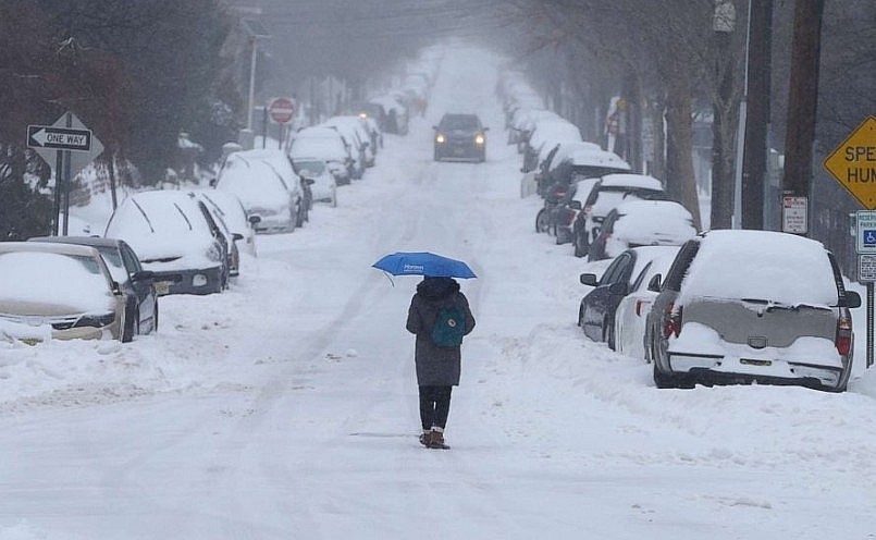 18 Million Americans Under Winter Weather Alerts as Severe Storms Hammer West, Midwest 18 Million Americans Under Winter Weather Alerts as Severe Storms Hammer West, Midwest