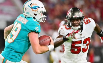 Dolphins Edge Buccaneers 20-17 in Final Home Game, Stay in AFC Playoff Race