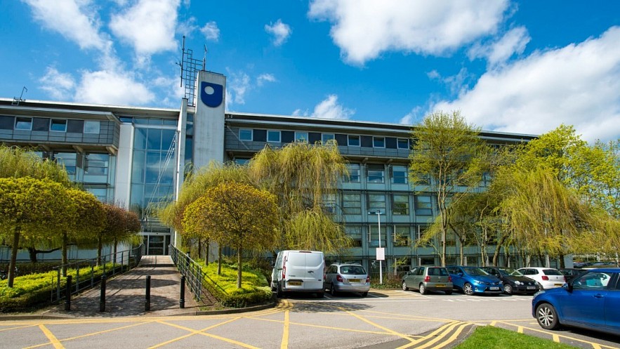 Top 10 Largest Universities in the UK by Total Enrollment (Online + On-Campus)