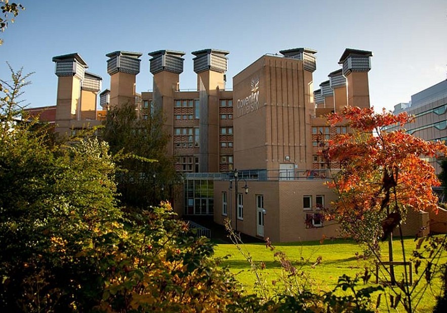 Top 10 Largest Universities in the UK by Total Enrollment (Online + On-Campus)