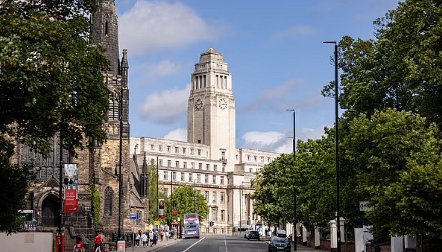 Top 10 Largest Universities in the UK by Total Enrollment (Online + On-Campus)