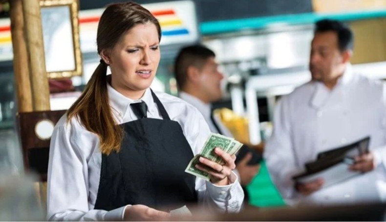 Minimum Wage in 2026: Do Tipped Workers Get a Raise in Restaurants, Salons, and Service Jobs?