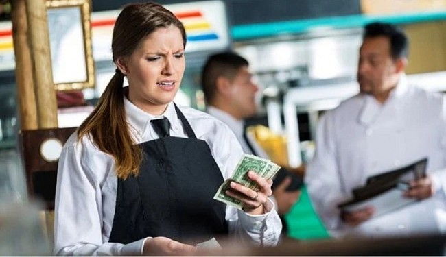 Minimum Wage in 2026: Do Tipped Workers Get a Raise in Restaurants, Salons, and Service Jobs?