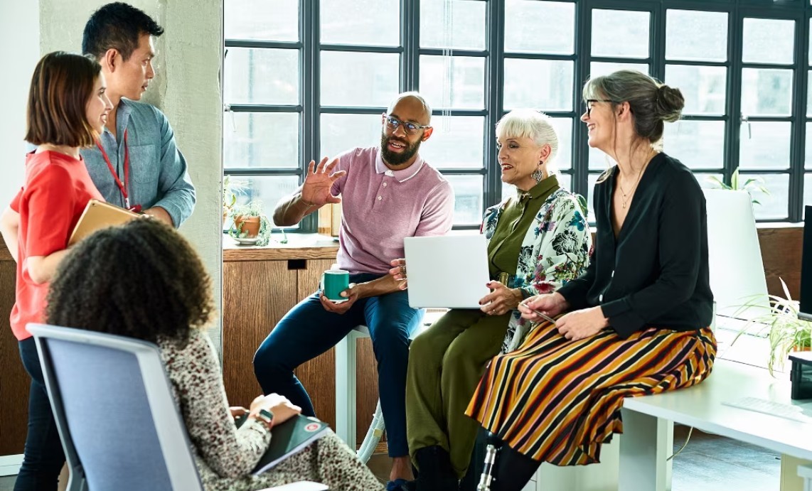 Average US Annual Salary by Age: How Much Do Americans Really Earn at Each Stage?