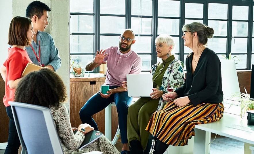 Average salary in the US by age